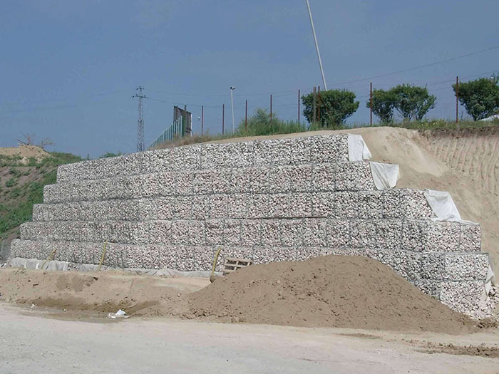 石籠網擋土墻